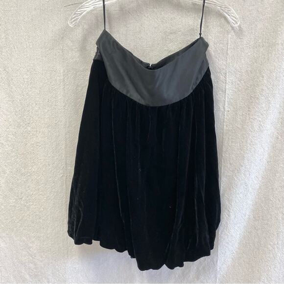 Dolce & Gabbana black velvet A Line Bubble Hem Mini Skirt Size Small/Medium - Picture 13 of 15